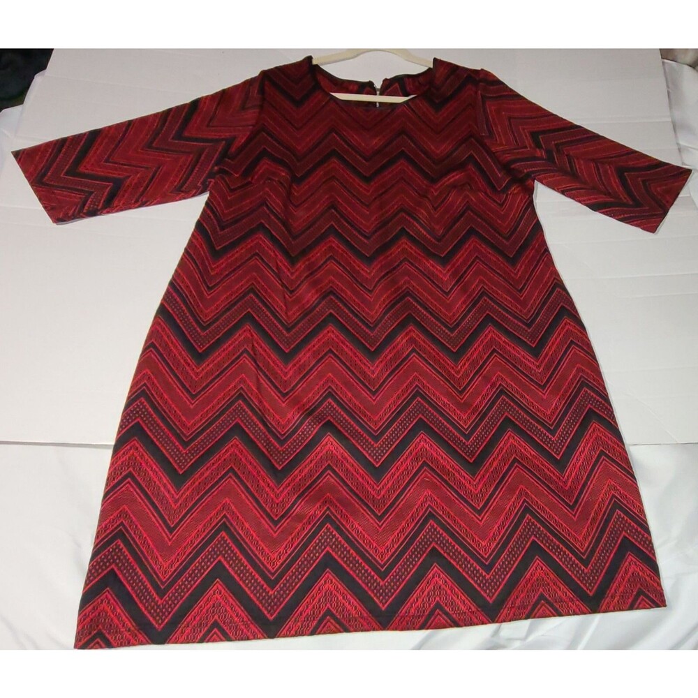 Catherines Womens Size 1X Red Dress Shift Long Sleeve Chevron Pattern Zipper Up